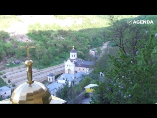 the beauty of the crimea. assumption cave monastery