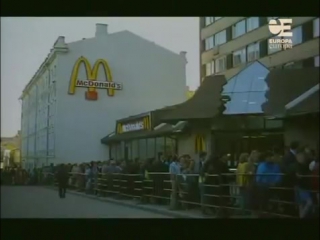 queue to first mcdonalds in moscow in 1990